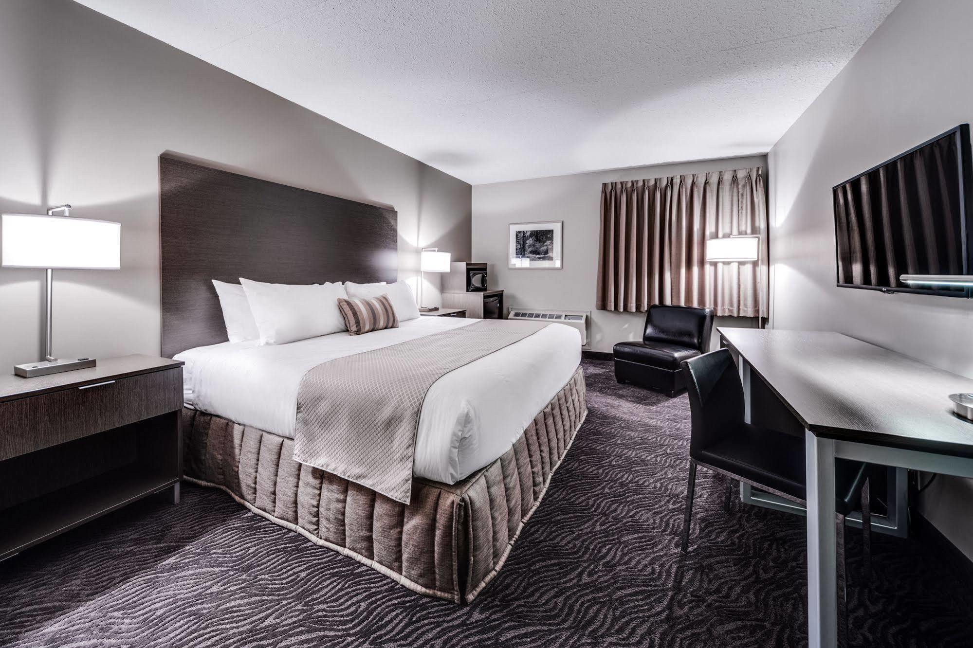 Heritage Inn Hotel & Convention Centre - High River Exterior foto